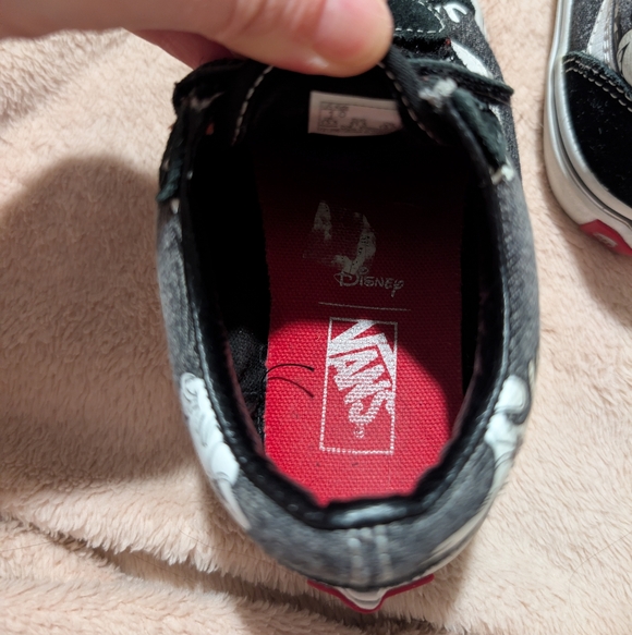 Vans X Disney Old Skool Micky Mouse and Friends Disney100 Collection - Picture 9 of 11